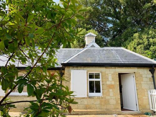 Ventnor House | Smugglers Lodge at Ventnor Botanic Garden