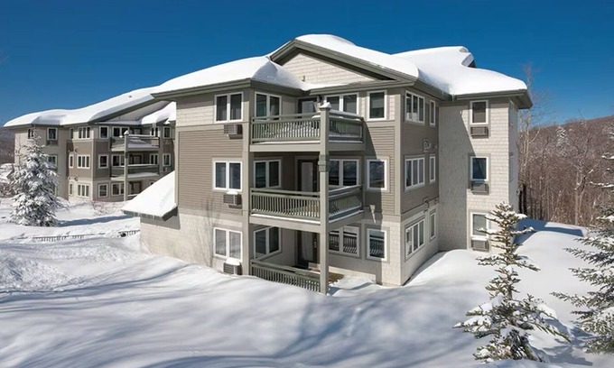 Jeffersonville Resort | Smugglers Notch Awarded #1 Resort in the East by SKI Magazine 2023 3BR/2BA Delux