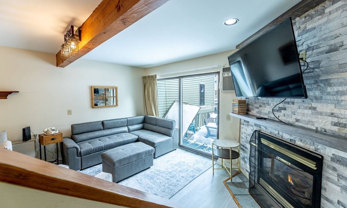 Jeffersonville Resort | Smugglers' Notch Resort Vermont Private 3-Storey 4/3 Townhouse