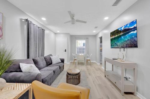 Jacksonville Beach Apartment | SMV Coastal Retreat Near Shore