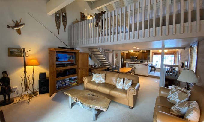 Elkhorn Condo | Snow Creek 1551 - Ski-in/Ski-out + Pool & Hot Tub