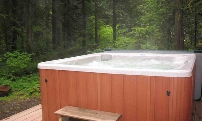 Zigzag Cabin | Snow Drift Cabin Hottub Wifi Dogs welcome