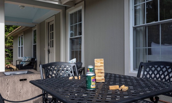 Savannah Cottage | Snowbird 30 Day - Cottage on golf course