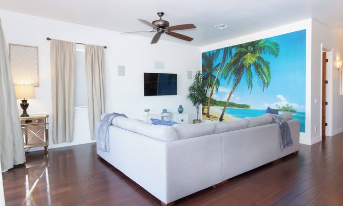 Holiday Shores House | Snowbirds Welcomed! Game Room - BBQ - Beautiful River Views