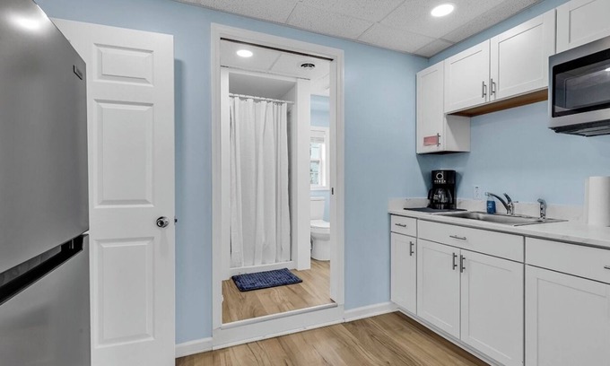 Garden City Apartment | SNOWBIRDS WELCOME! AFFORDIBLE! 1-bdrm efficiency unit in Oceanside Village