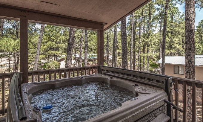Ruidoso Cabin | Snowcap Mountain Lodge, 5 Bedrooms, WiFi, Fireplace, Gas Grill, Sleeps 15