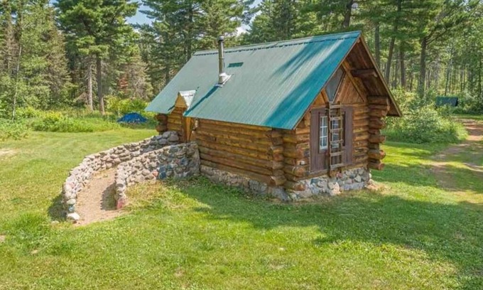 Isabella House | Snowshoe Cabin - Spacious Rustic Retreat w/Loft