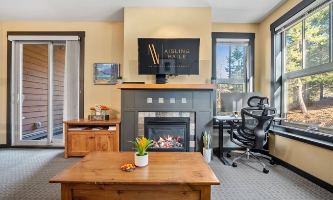 East Kootenay Apartment | Snowy Lodge | Ski-In/Out | Upper Village | Pets Ok