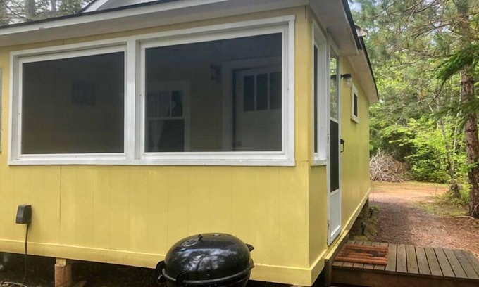 Murray Harbour Cottage | Snuggle Inn -1 Bedroom Cottage Forest & Lake PEI Cottages