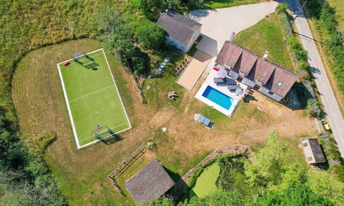 Champcevrais Villa | So Villa Gaudiniere (89) - Heated pool - Foot - 2h Paris - 30p.