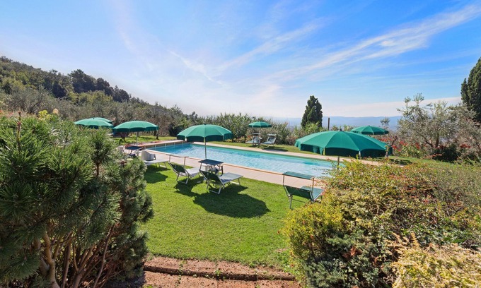 Loro Ciuffenna Apartment | "Soffitta" farmhouse apt, swim pool, pvt garden, stunning view, very peaceful