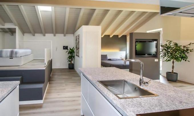 Chiavenna House | Sofi apartment .