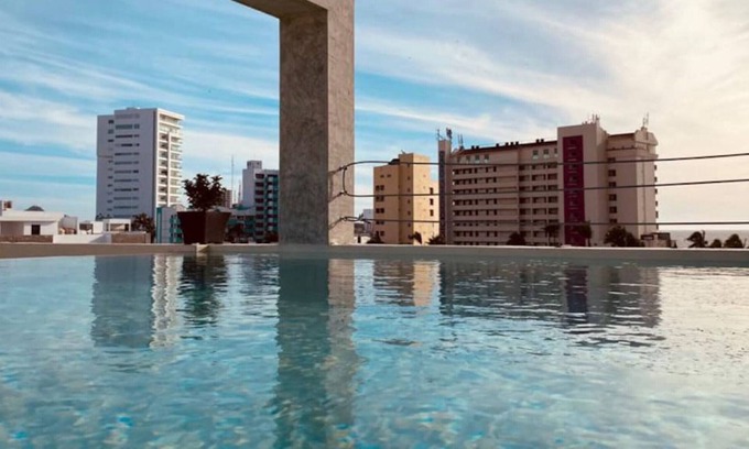 Ferrocarrilera Apartment | Soho 12 with style near malecon