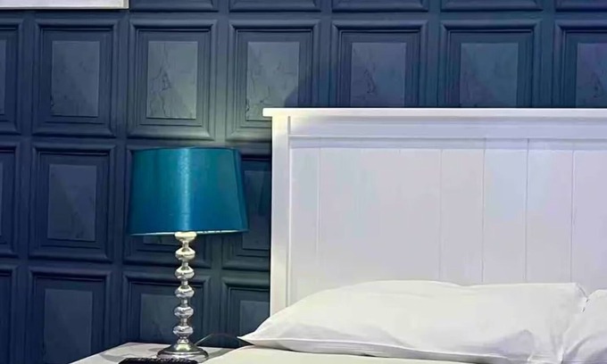 London City Centre Apartment | Soho green Bedroom