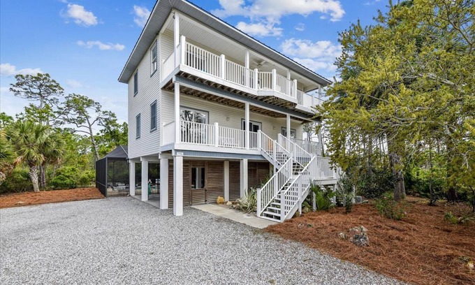 Treasure Beach Village House | SOLANA MEANS 'SUNSHINE', and lovely natural lighting is just one of the amenities this home offers.