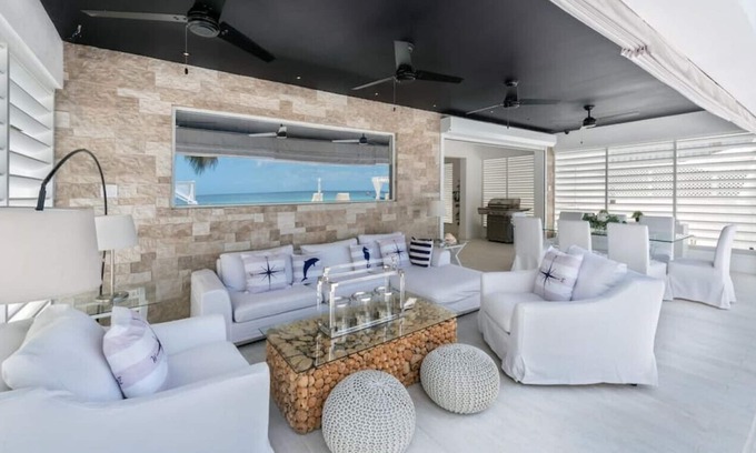 Reeds Bay House | Solaris Beach House by The Villa Life