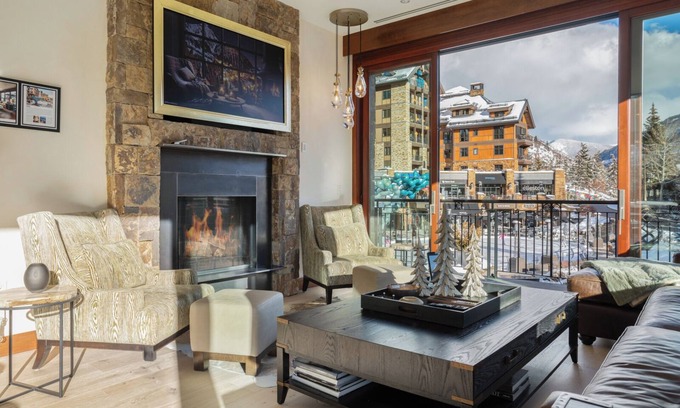 Vail Cabin | Solaris Vail Luxurious Penthouse with Wraparound Terrace and Mountain Views, 2AS