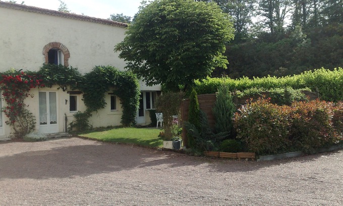 Vouvant Cottage | Soleil (2 Bedrooms - sleeps 4/5)