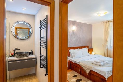 Sinaia Apartment | Soleil Sinaia Suite - Balcony and Mountain View