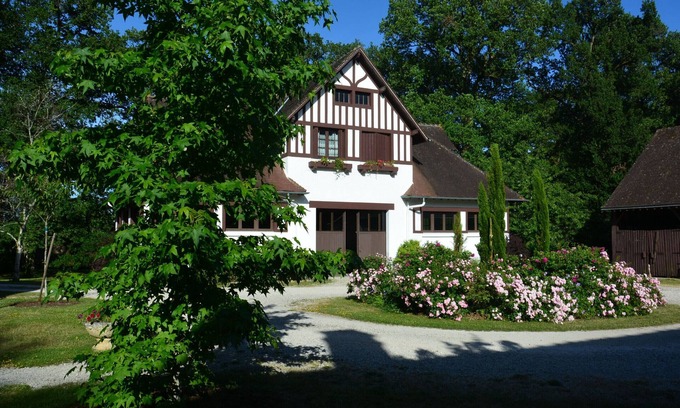 Ligny-le-Ribault Cottage | Sologne 4* cottage for 7, garden, hiking, near Orleans