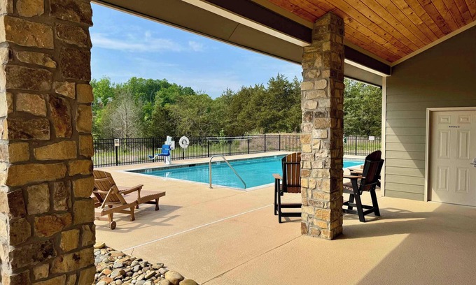 Dandridge House | Someday Cottage, Luxury Lakefront Views for 6 withPool & Billiards!