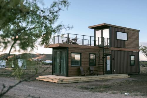 Alpine House | Somewhere in Texas Container Home