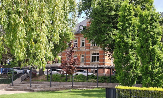 Thum Villa | Sonnige Fewo im Erzgebirgsstädtchen Thum, am Fuße der Greifensteine