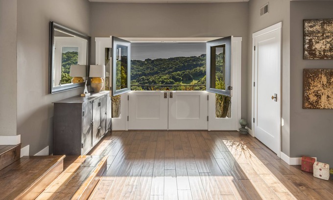 Sonoma House | Sonoma's ultimate wine country view estate