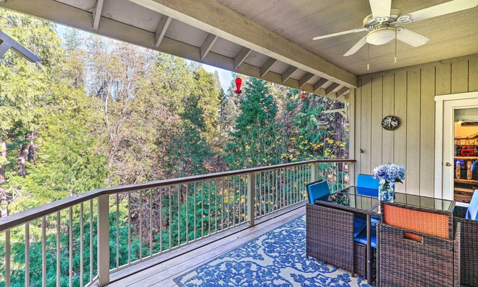 Phoenix Lake-Cedar Ridge House | Sonora Home w/Pool Table, Grill & 2 Balconies