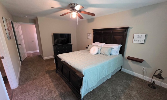 Columbus House | Soothing 3-bedroom house with AC in charming Columbus