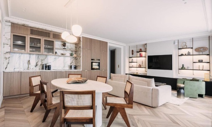3rd Arrondissement Apartment | Sophisticated 2BED apartment next to the Centre Pompidou