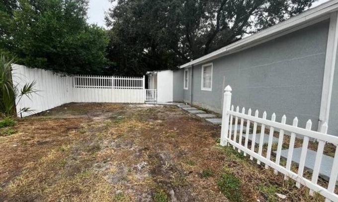 Temple Crest Apartment | Sophisticated style in Tampa/BuschGardens