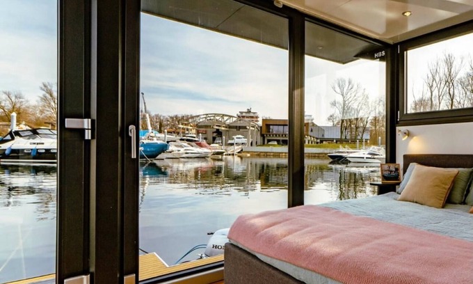 Angera Boat Rental | Sopra L'acqua - Houseboat