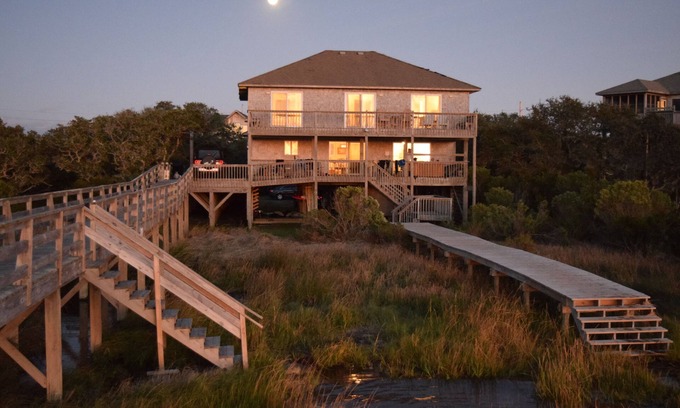 Spindrift Banks House | SOUND FRONT!, Kite-In/Out! Sunsets! Dock!