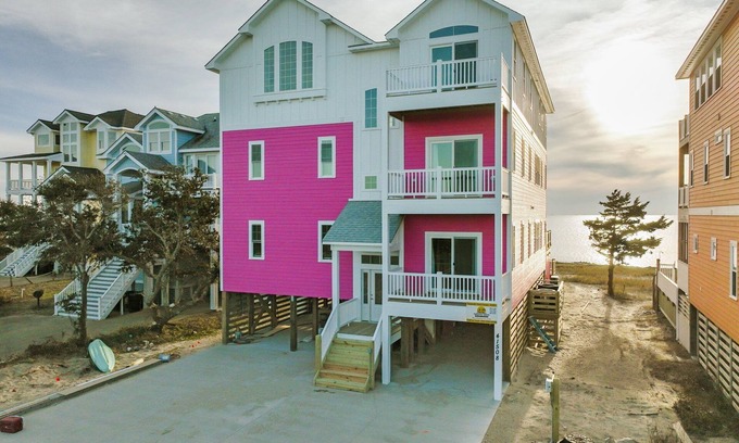 Avon House | Soundfront 10BR/11BA home - Prime windsports access, private pool, hot tub ★