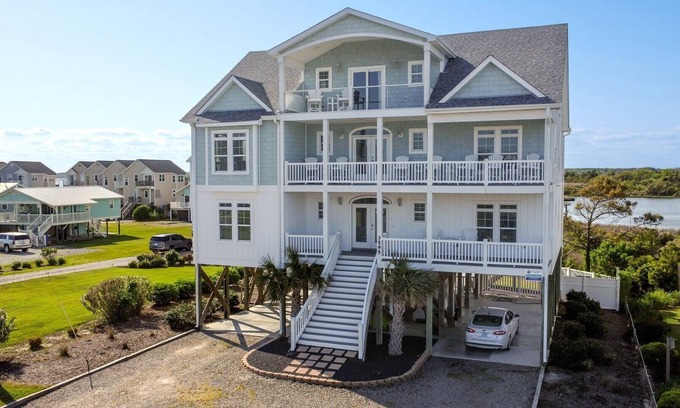 North Topsail Beach House | "Sounds Beachy" Soundfront/Oceanview 8 Bedroom - Pool, Hot Tub, Elevator, Dock