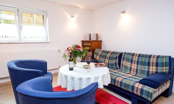 Muritz Apartment | Souterrain-wohnung, nur 200 m vom Badestrand Entfernt
