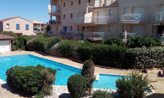 Valras-Plage Apartment | SOUTH-FACING 1ST FLOOR APARTMENT, NEAR BEACH, WITH TERRACE, PRIVATE PARKING