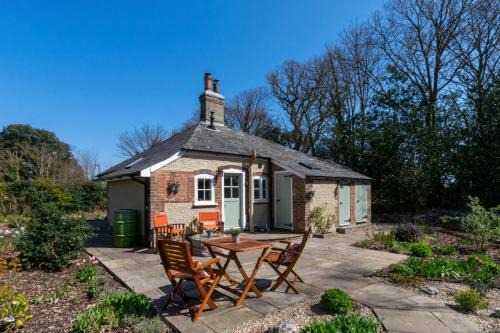 Lowestoft House | South Lodge