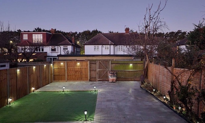 Merton House | South London's Hidden Gem | 3 Bedroom Guest House