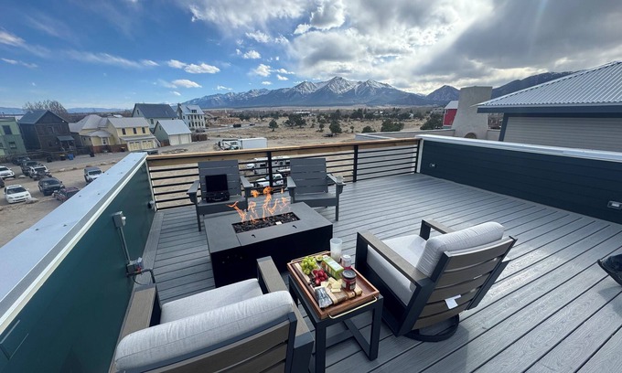 Buena Vista House | South Main Chalet- 2 Units w/Roof Top Deck/Fire Pit