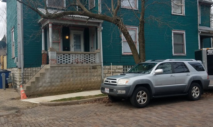 South Park House | South Park location that puts you near all of Dayton's attractions