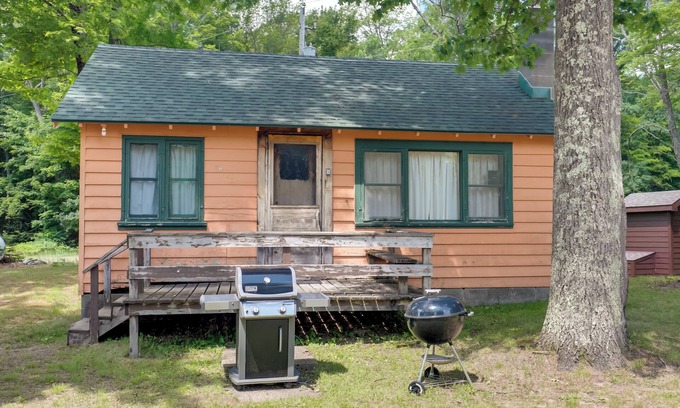 Conover Cabin | South Twin Lake Cabin w/Dock, Steps to Water