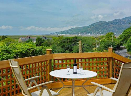 Fairbourne House | South View Cottage with Terrace and Coastal Views