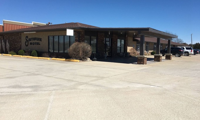 Bloomfield Hotel | Southfork Motel and Grill