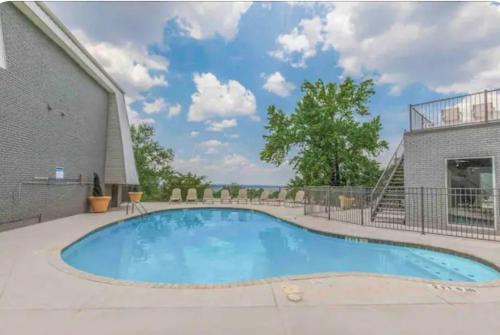 Five Points South Apartment | Southside Mountain Escape
