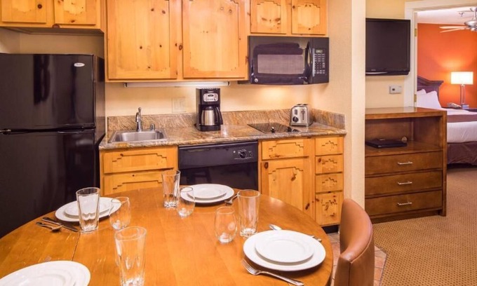 Northeast Santa Fe House | Southwest Getaway! Pool, Close to Santa Fe University of Art and Design