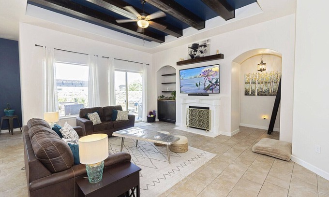 Las Cruces House | Southwest Luxe Golf Retreat + EV, Theater, Hot Tub