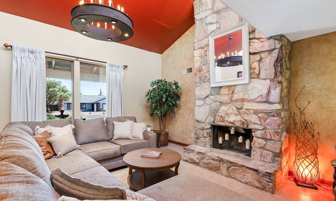 Golden Springs House | Southwest Villa 3/2 w/pool and spa near Golf/hiking