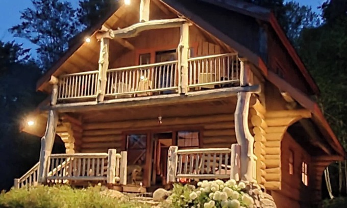 St-Adolphe-d'Howard Ski Chalet | Spa, Modern Comfort - Chalet le Pic-Bois